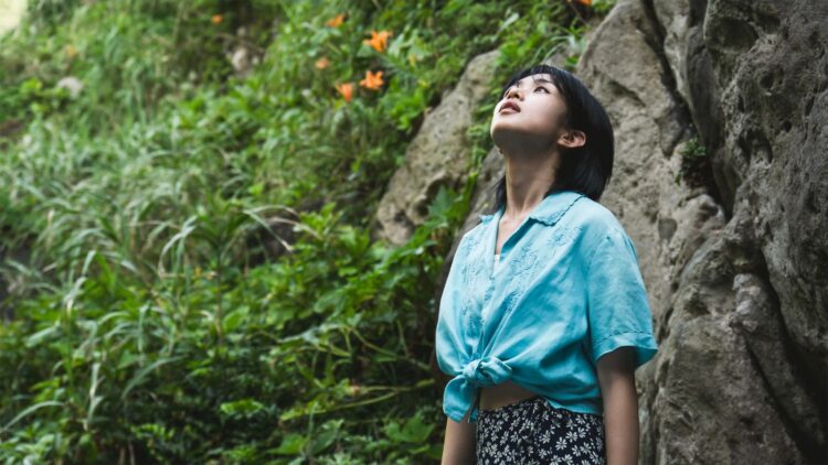 Two Seasons, Two Strangers Review: Golden Leopard Winner is Breathtakingly Gorgeous
