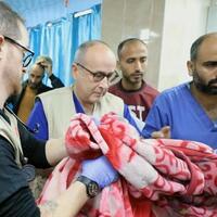 Sheffield 2026 Review: LIFE SUPPORT Follows Doctors Volunteering in Gaza