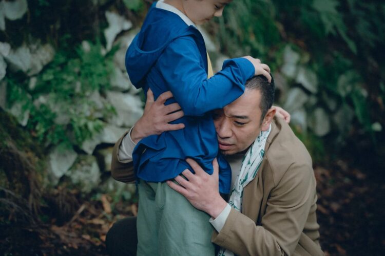 Sheep in the Box Review: Hirokazu Koreeda’s Quaint Sci-Fi Story Misses the Mark