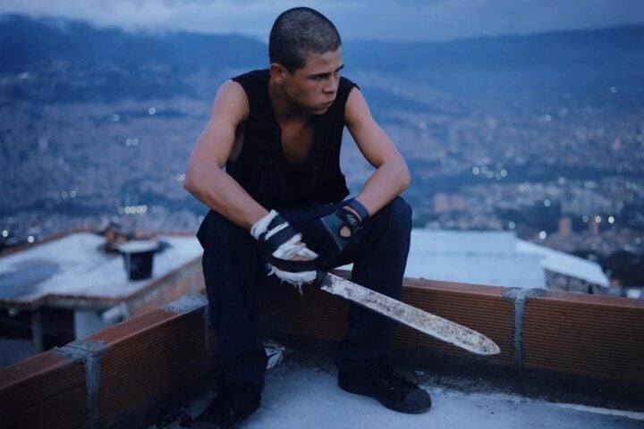 ‘Barrio Triste’ Review: Stillz’s Meandering Fantasy Crime Movie Set in 1980s Medellín